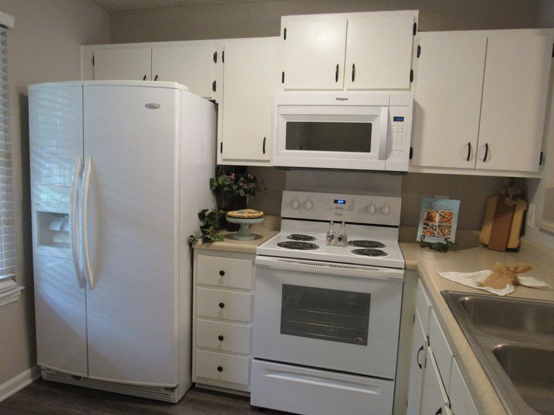 416 Miami St #B, Ladson, SC 29456