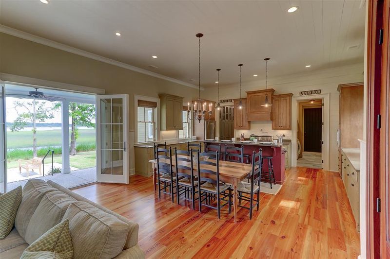 4528 Carriage House Way, Ravenel, SC 29470