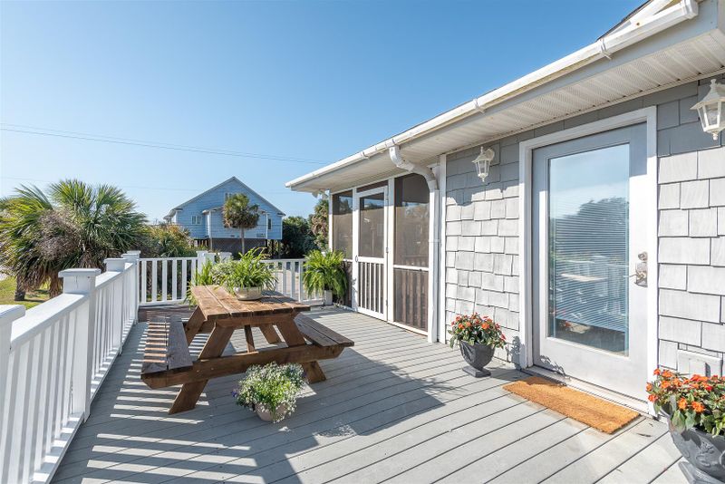 906 W Ashley Ave, Folly Beach, SC 29439