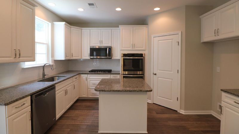 165 Ashley Bluffs Rd, Summerville, SC 29485