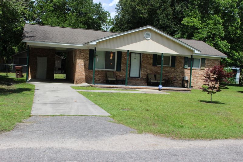 108 Gibson, Moncks Corner, SC 29461