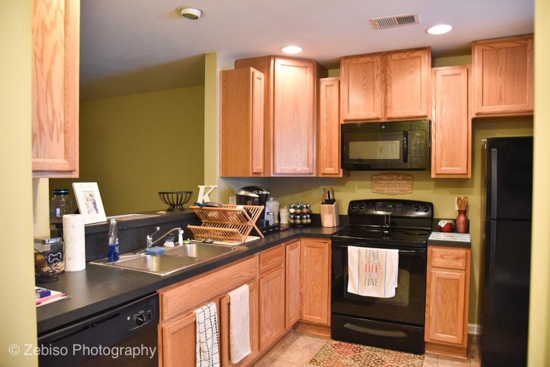 8863 Jenny Lind St, North Charleston, SC 29406