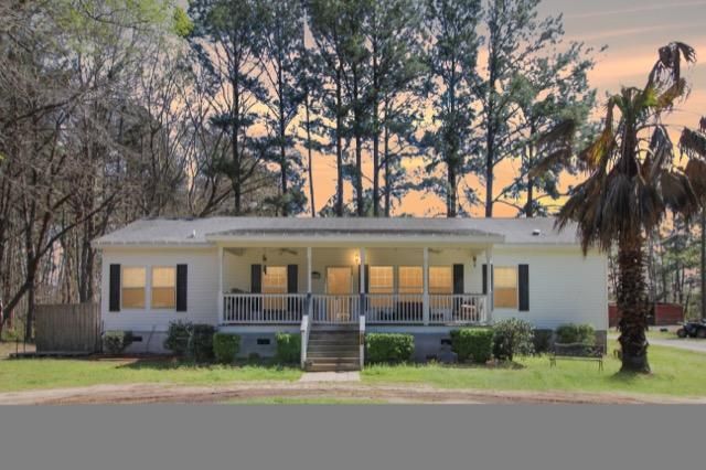 5863 Dixie Plantation Rd, Hollywood, SC 29449