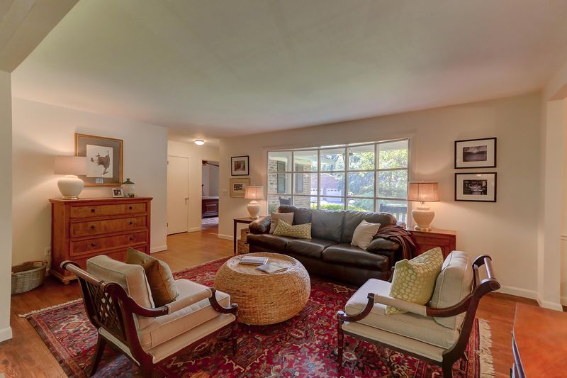 1577 Dunnes Ln, Charleston, SC 29407