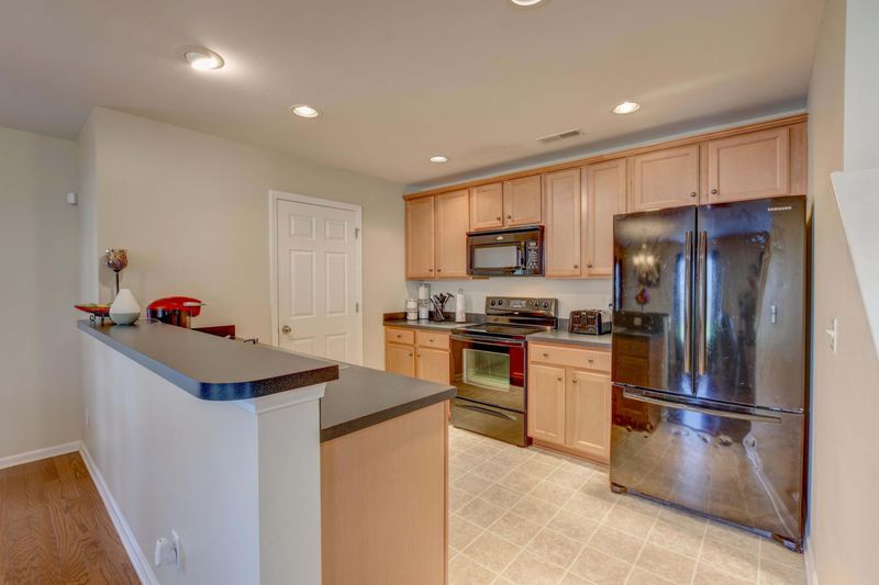 8847 Jenny Lind St, North Charleston, SC 29406