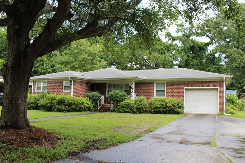 1240 Winston St, Charleston, SC 29407