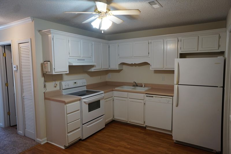 6247 Lucille Dr #18f, North Charleston, SC 29406