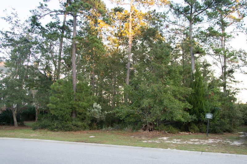 2200 Beckenham Dr, Mount Pleasant, SC 29466