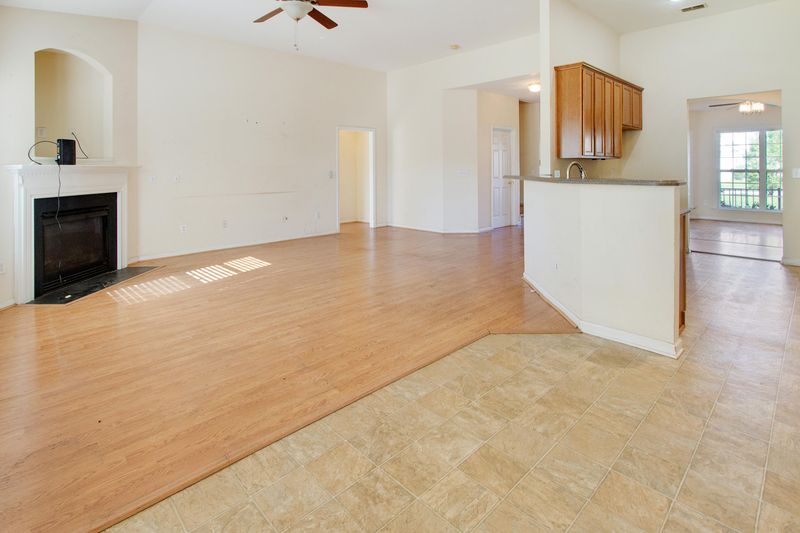 412 Sparkleberry Ln, Ladson, SC 29456