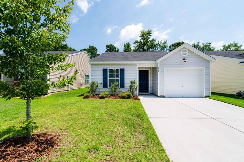 124 Coosawatchie St, Summerville, SC 29485