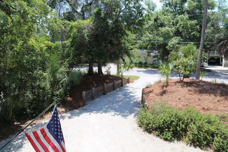 1505 Jungle Rd, Edisto Beach, SC 29438