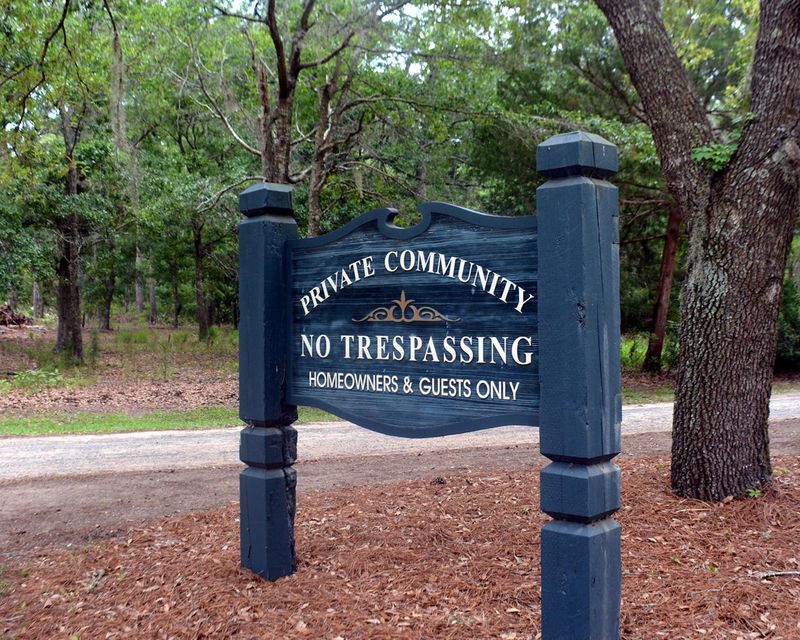 23 Saint Pierre Creek Dr, Edisto Island, SC 29438