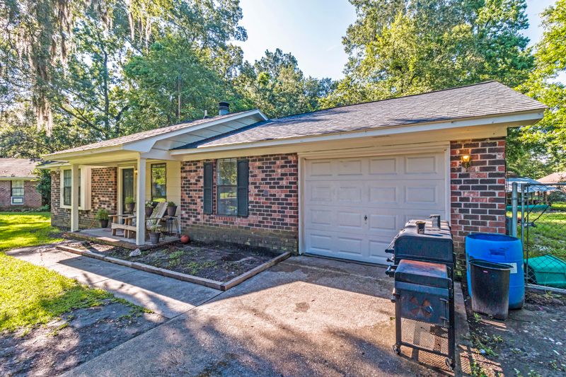 102 Sally Ln, Summerville, SC 29485