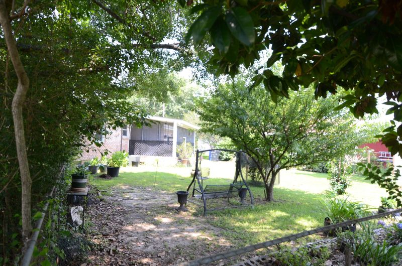 2583 Otranto Rd, North Charleston, SC 29406
