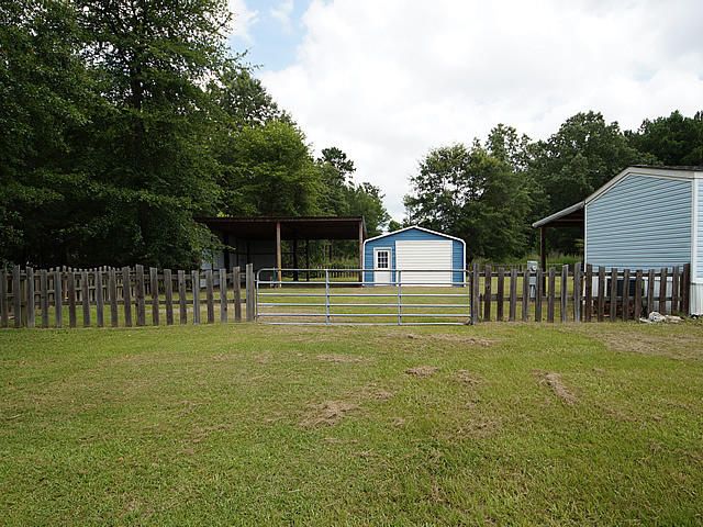 330 Red Briar Ln, Cross, SC 29436
