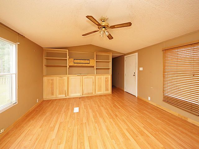 330 Red Briar Ln, Cross, SC 29436