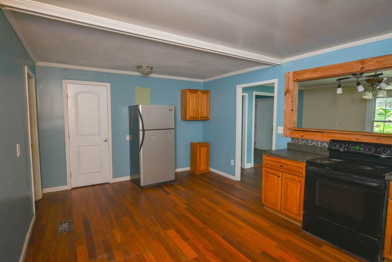 209 Palmetto St, Moncks Corner, SC 29461