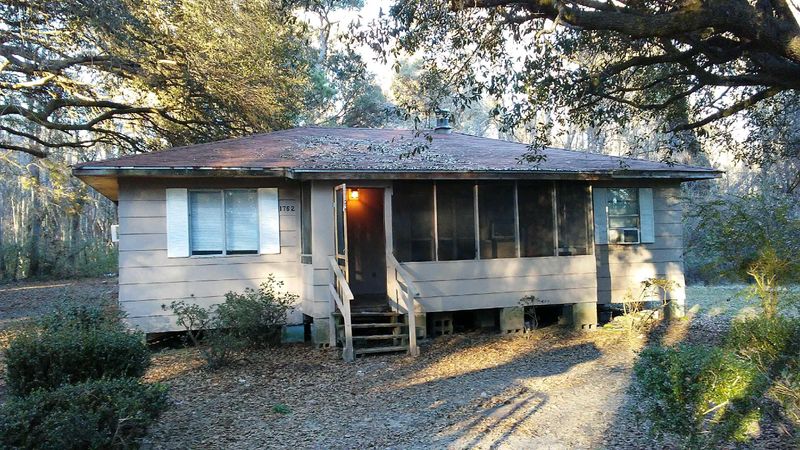- N Highway 17, Mcclellanville, SC 29458