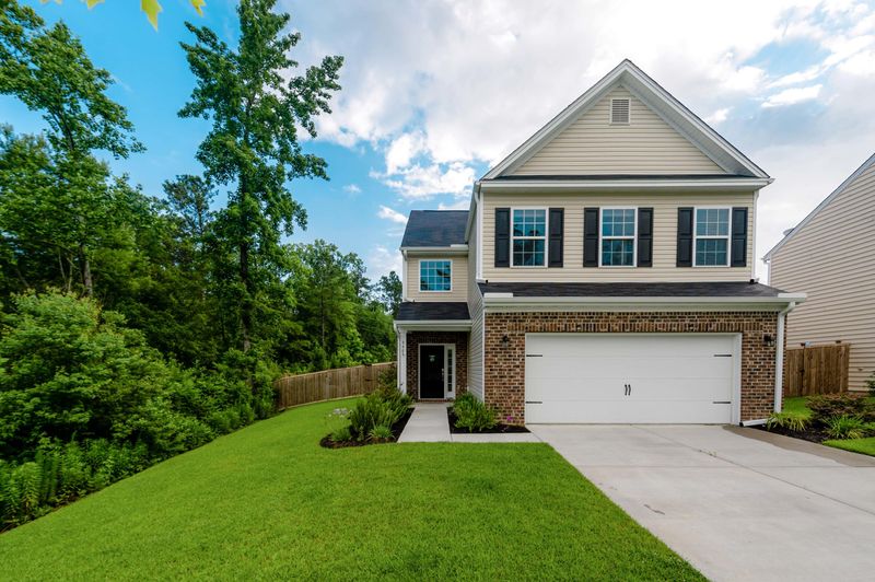 660 Silver Moss Dr, Moncks Corner, SC 29461