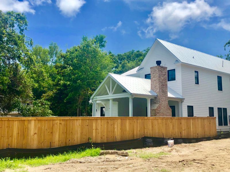 1332 Pocahontas St, Mount Pleasant, SC 29464