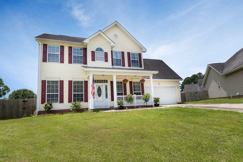 611 St Ives Ln, Goose Creek, SC 29445