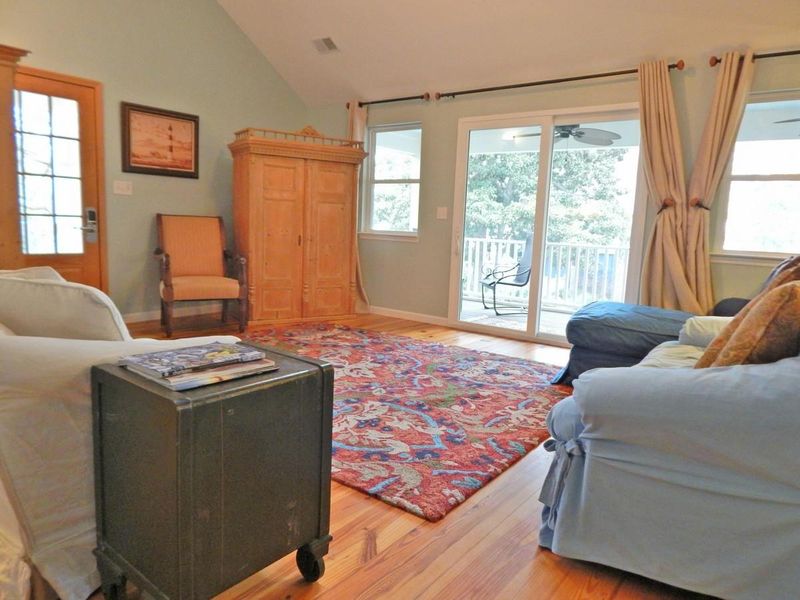 615 E Erie Ave, Folly Beach, SC 29439