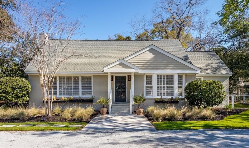 422 Shannon Dr, Mount Pleasant, SC 29464