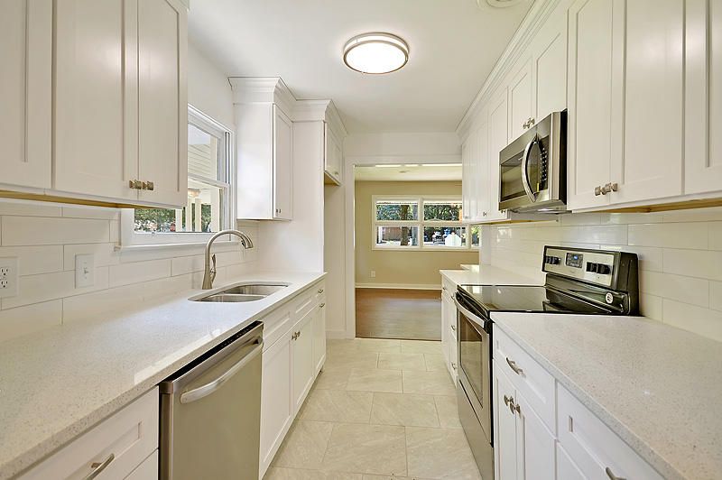 1202 Hawthorne Rd, Hanahan, SC 29410
