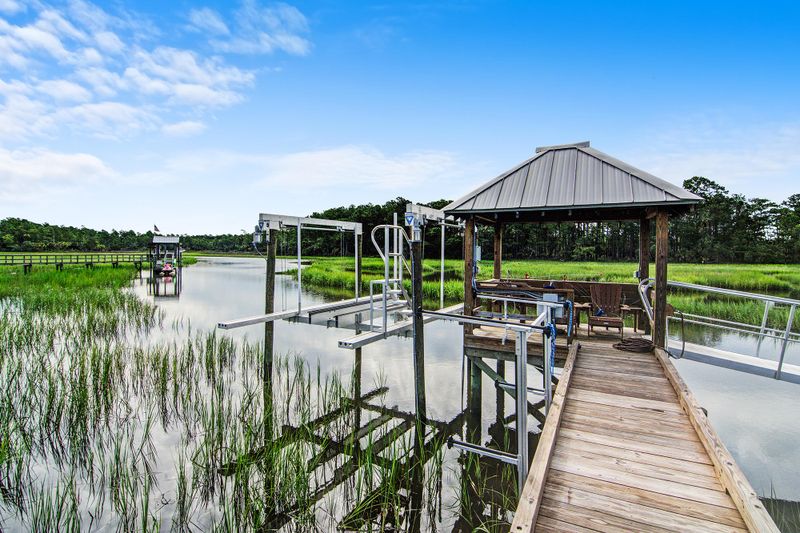 551 Little Barley Ln, Charleston, SC 29492
