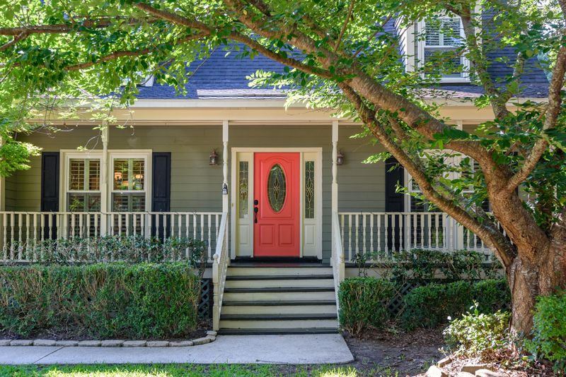125 Oyster Point Row, Charleston, SC 29412
