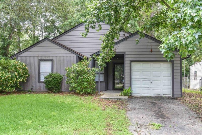 147 Mickler Dr, Ladson, SC 29456