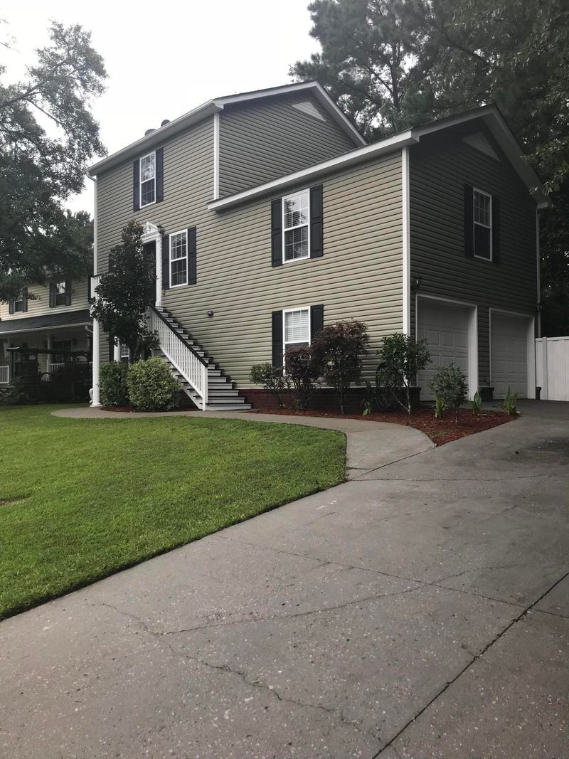 16 Manor Blvd, Hanahan, SC 29410