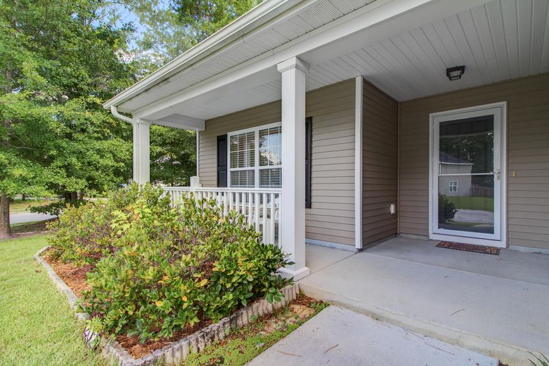 202 Breckingridge Dr, Ladson, SC 29456
