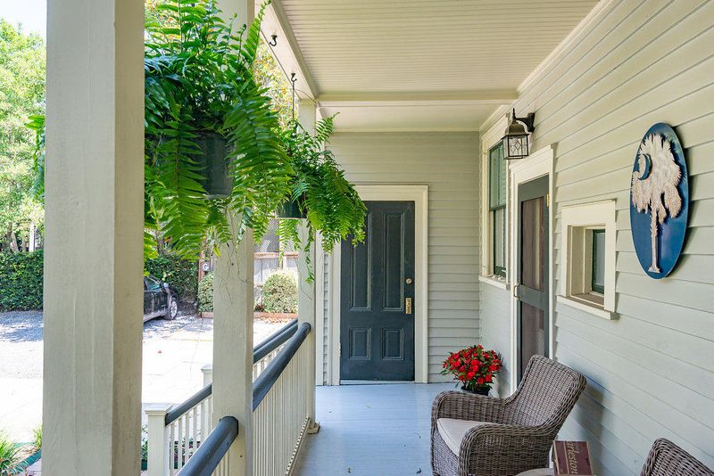 50 South Battery St #D, Charleston, SC 29401