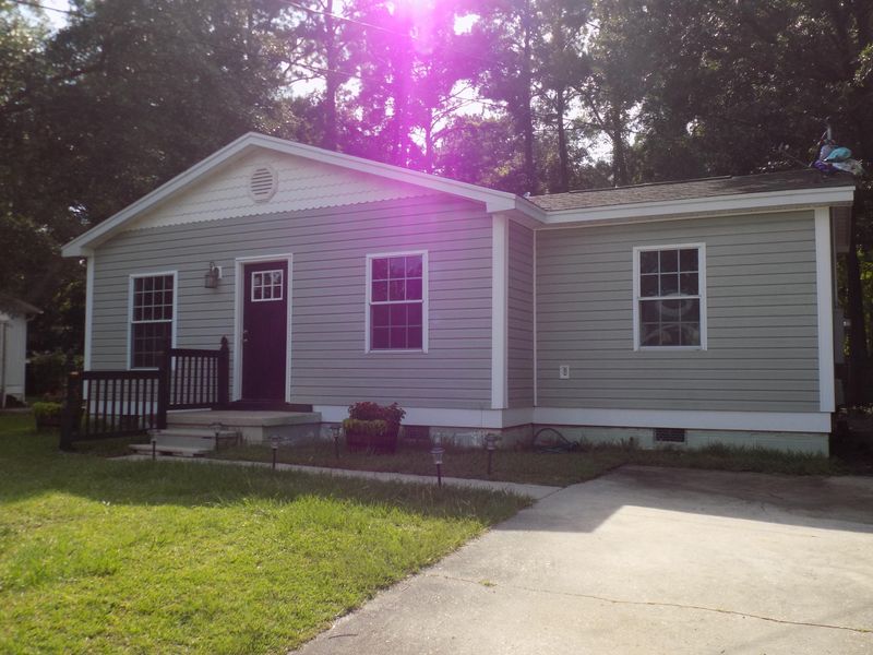 230 Challedon Dr, Summerville, SC 29485