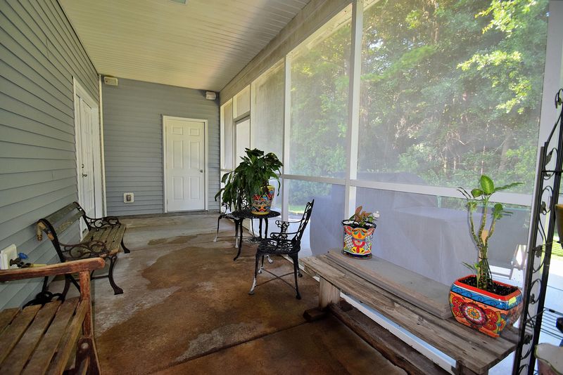 226 Congaree River Dr, Summerville, SC 29485