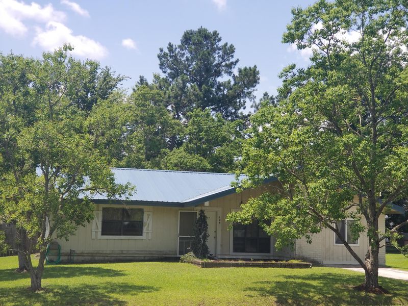 109 Mountain Pine Rd, Moncks Corner, SC 29461