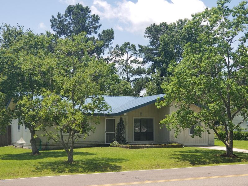 109 Mountain Pine Rd, Moncks Corner, SC 29461