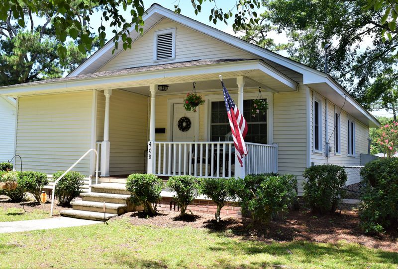 408 N Hickory St, Summerville, SC 29483
