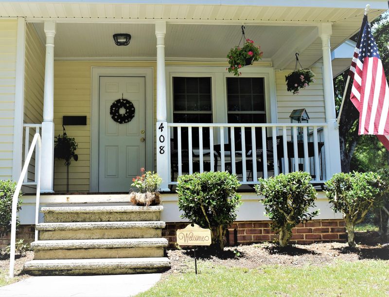 408 N Hickory St, Summerville, SC 29483