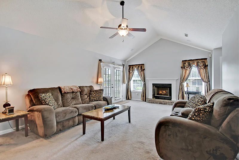 119 Retriever Ln, Goose Creek, SC 29445