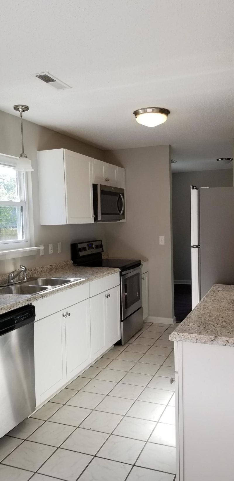 233 Basswood Ave, Summerville, SC 29483