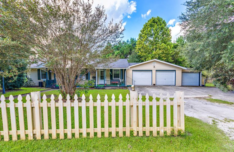445 Carrie Heyward Ln, Mount Pleasant, SC 29464