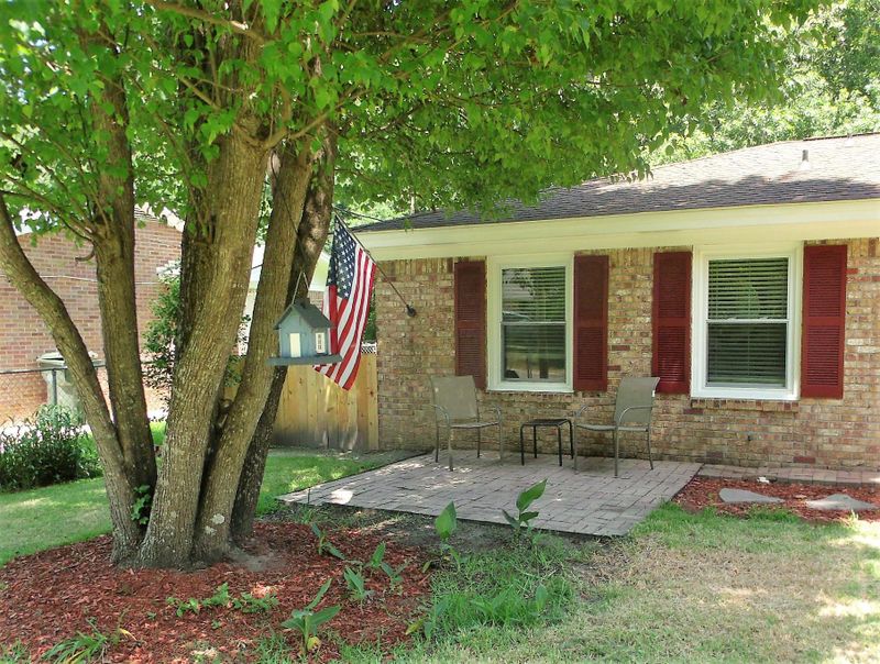 327 E Pandora Dr, Goose Creek, SC 29445