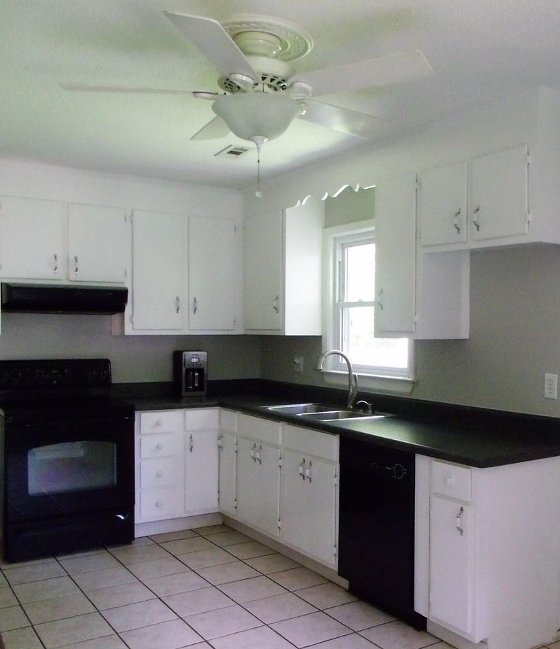 327 E Pandora Dr, Goose Creek, SC 29445