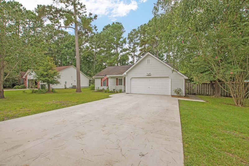124 Five Iron Cir, Summerville, SC 29483