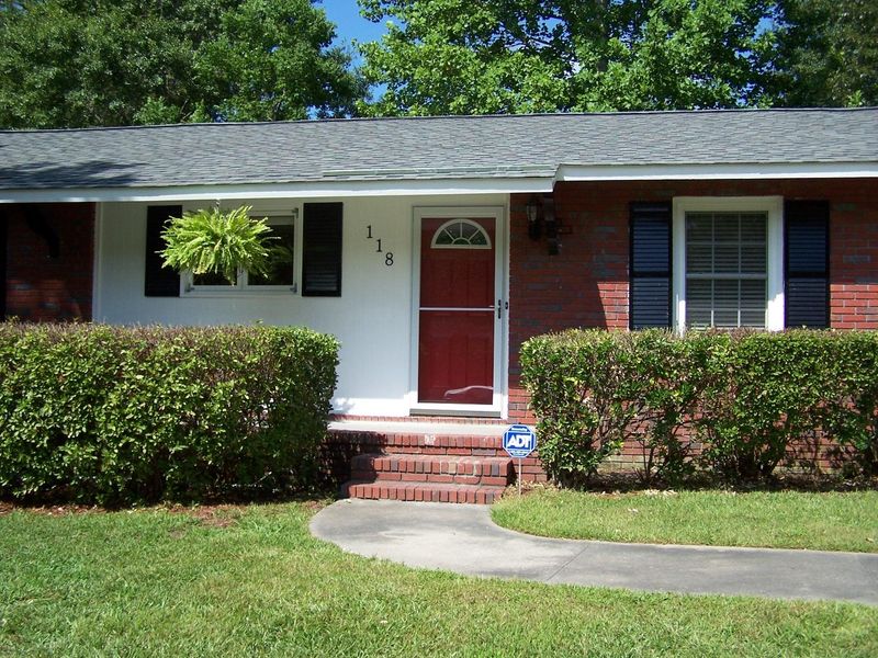 118 Forest Cir, Summerville, SC 29483