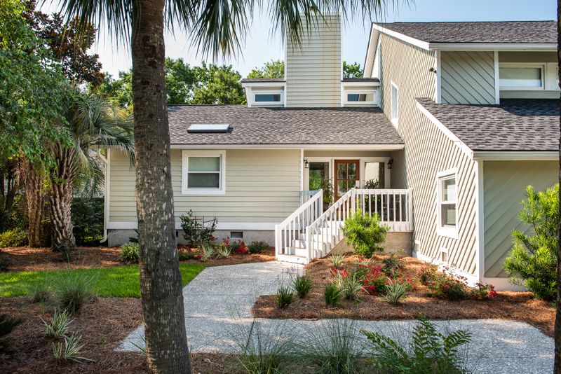 664 Oak Marsh Dr, Mount Pleasant, SC 29464