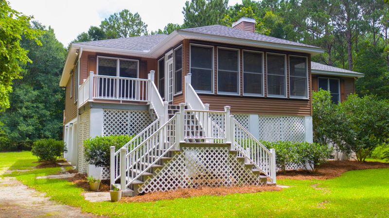 6148 Caravelle Ct, Awendaw, SC 29429