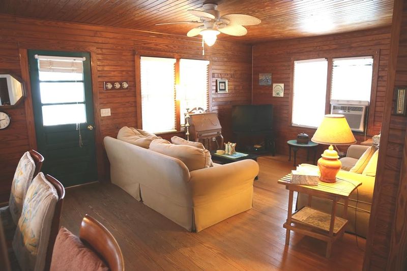 2205 Palmetto Blvd, Edisto Beach, SC 29438